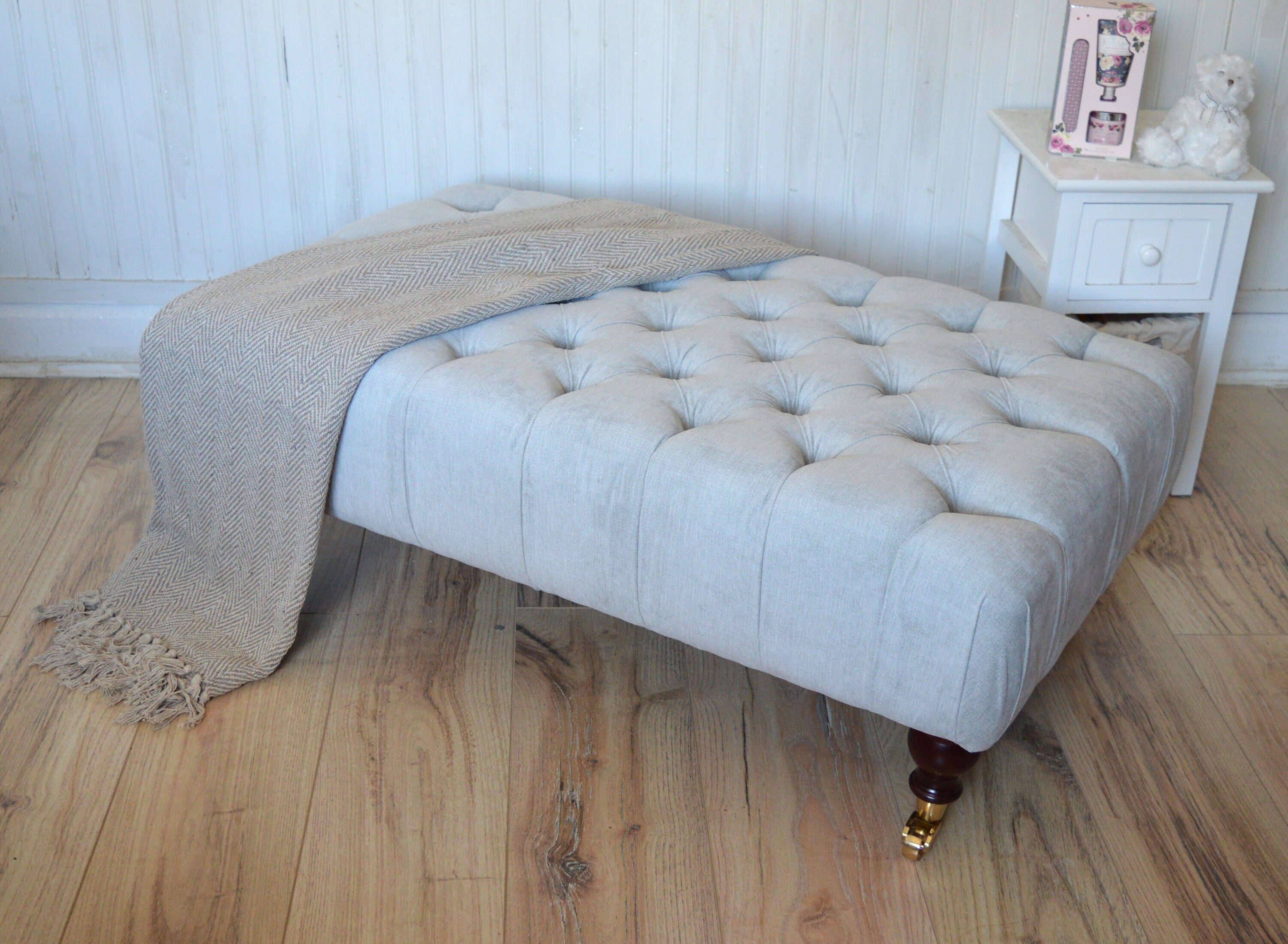 Handmade Matt Velvet Silver Chesterfield Footstool – Ottoman/Coffee Table/Footrest – Turned Mahogany Wood Castor Legs
