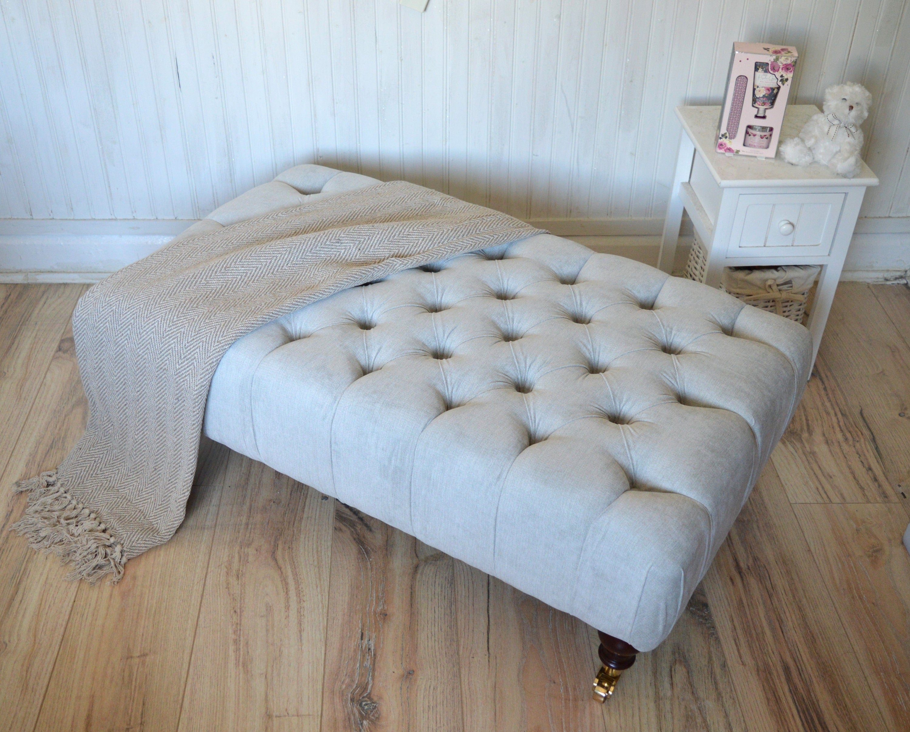 Handmade Matt Velvet Silver Chesterfield Footstool – Ottoman/Coffee Table/Footrest – Turned Mahogany Wood Castor Legs