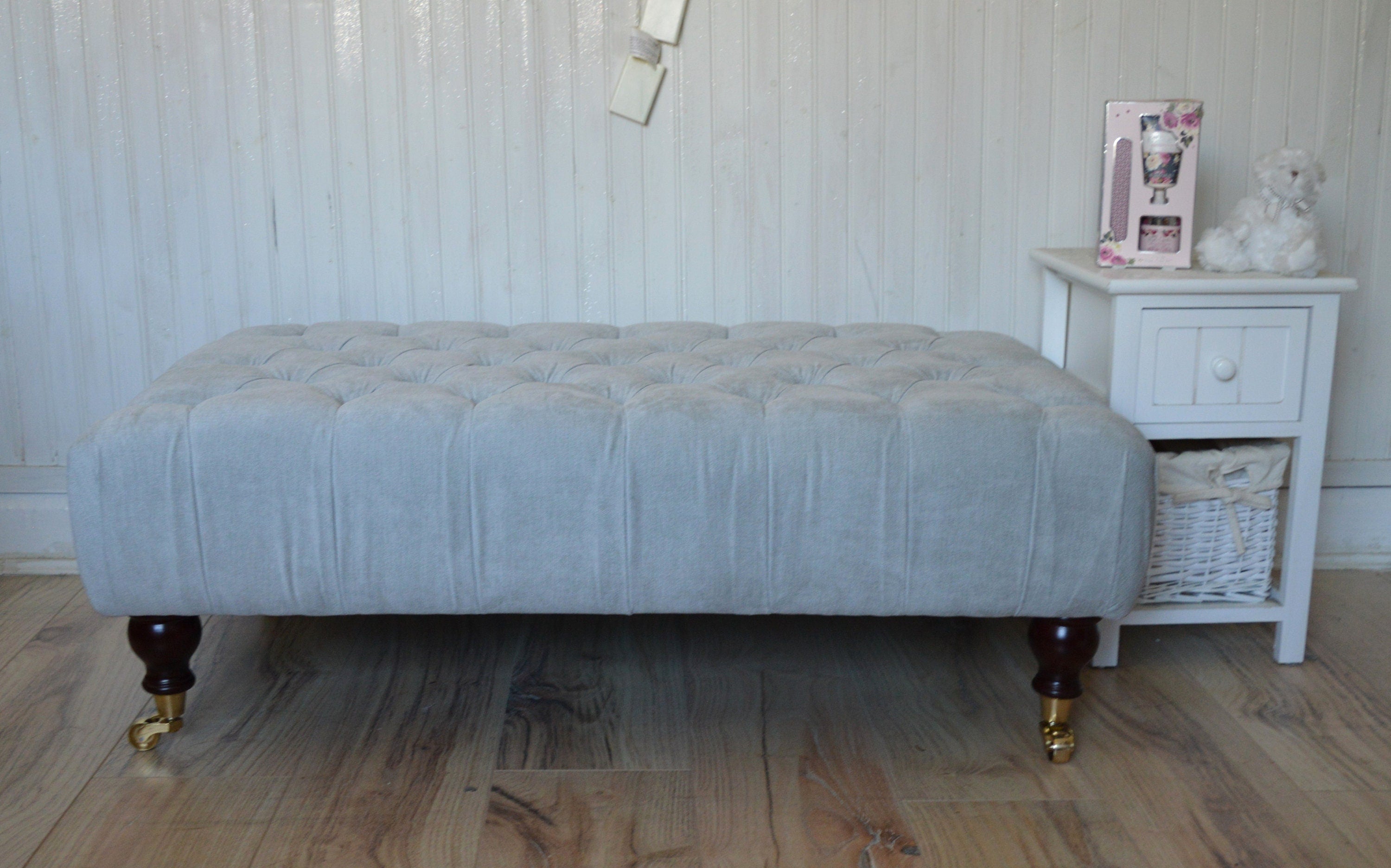 Handmade Matt Velvet Silver Chesterfield Footstool – Ottoman/Coffee Table/Footrest – Turned Mahogany Wood Castor Legs